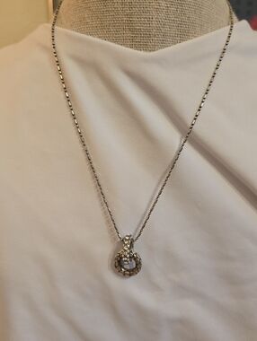 Brighton Dainty Silver-Tone Circle Pendant Necklace w/link chain - vintage